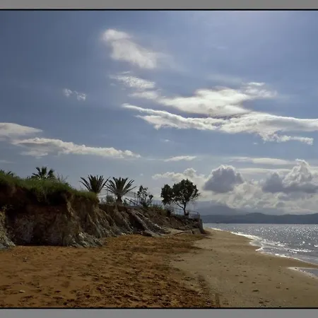 Alekos Beach Houses-roni