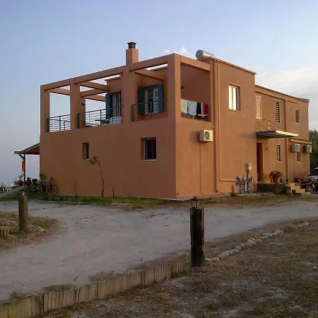 Alekos Beach Houses-roni Appartamento